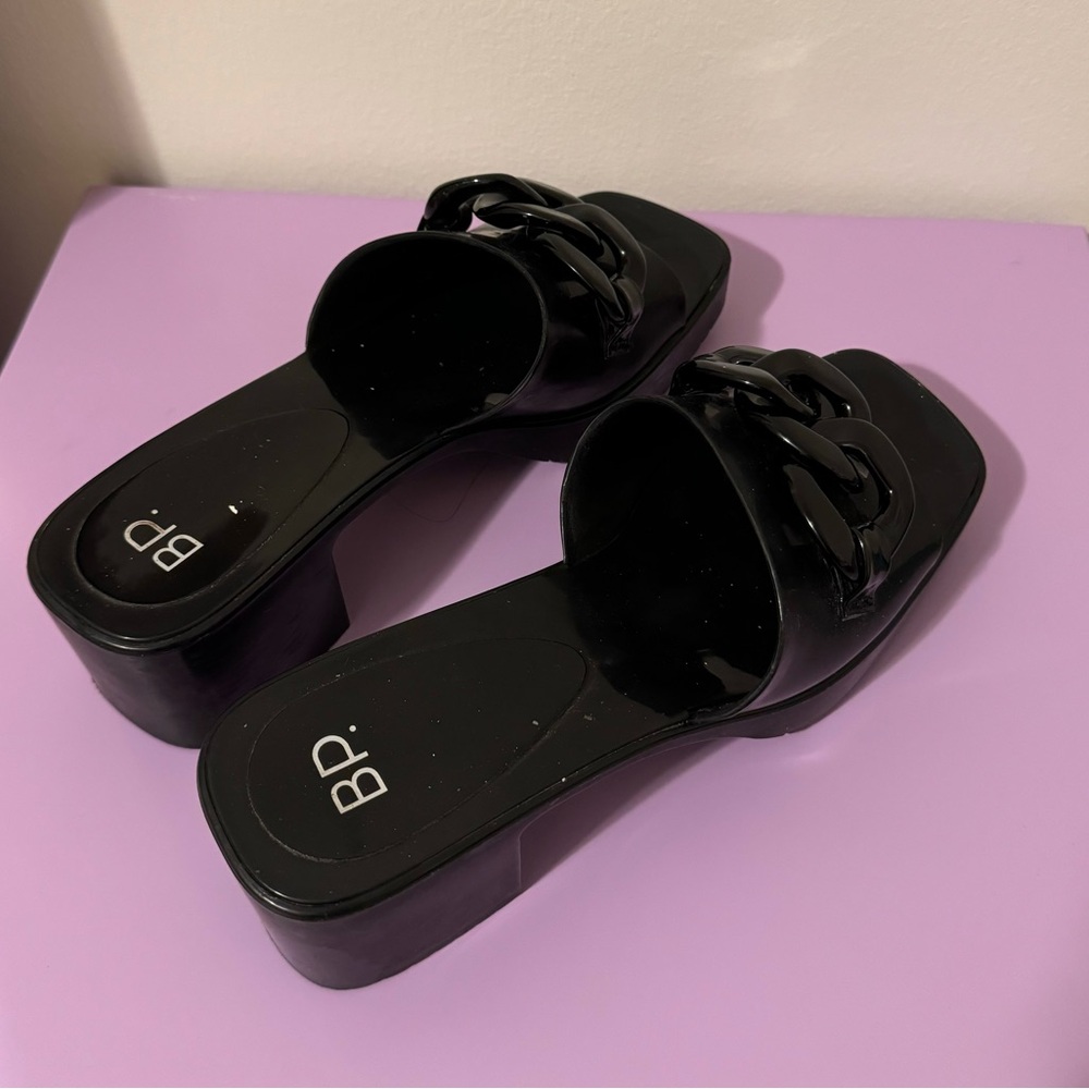 black jelly mules